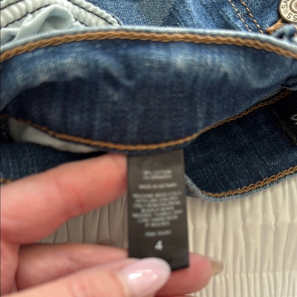 ❤️Express Blue Jean Shorts Distressed Style - Picture 3 of 4